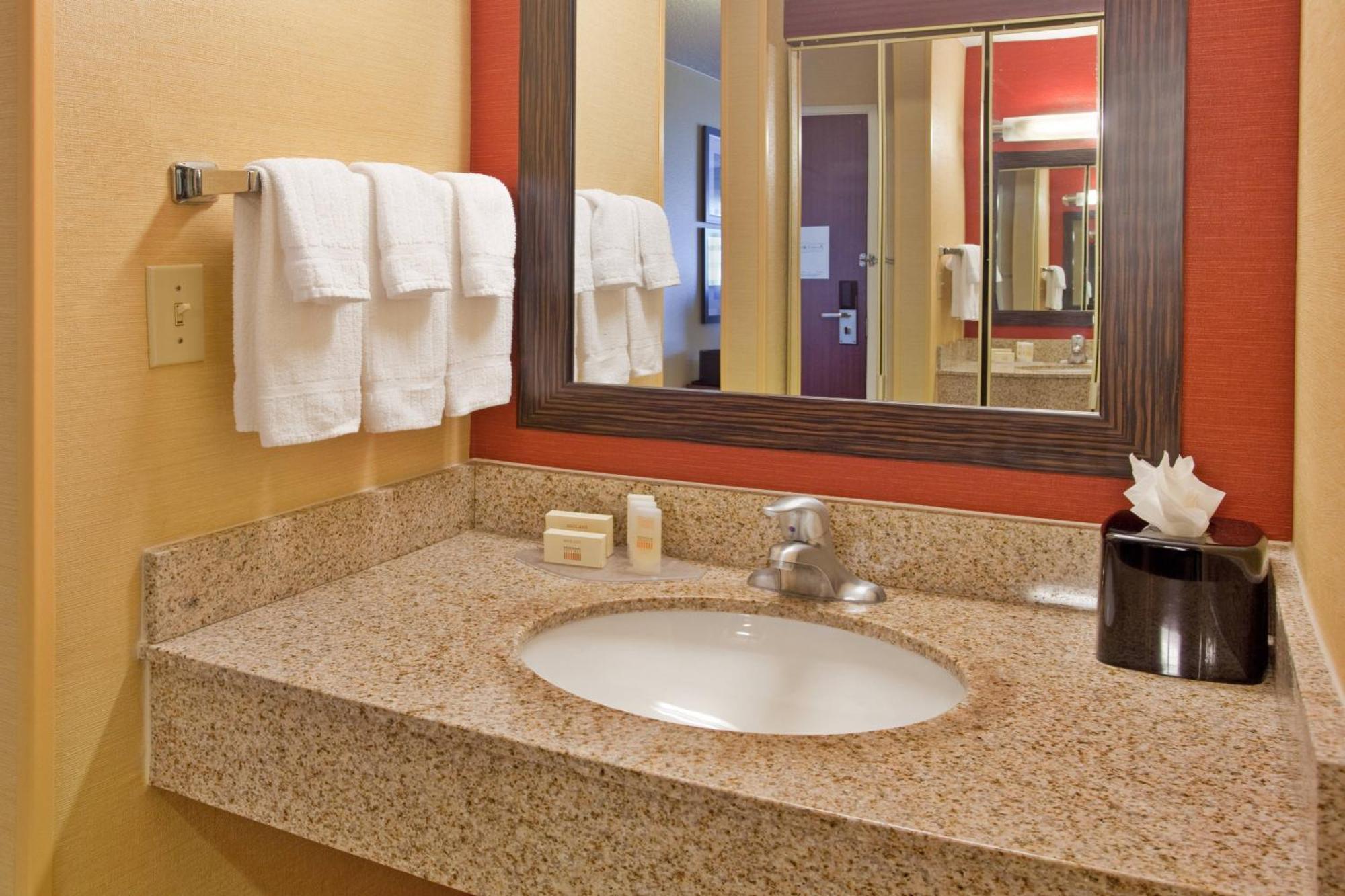 Courtyard Houston Sugar Land/Stafford Otel Dış mekan fotoğraf